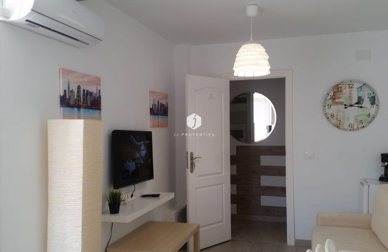 Z drugiej ręki - Mieszkanie w bloku -
Torrevieja - Playa del Cura