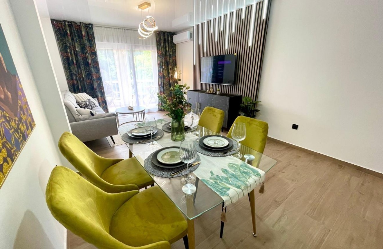 Tweedehands - Appartement / flat -
Torrevieja - Acequion