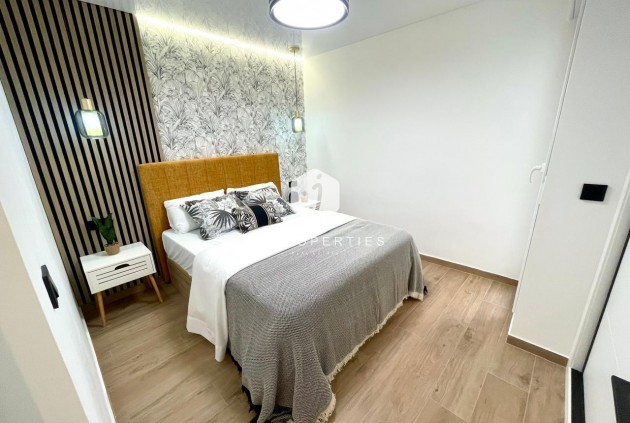 Tweedehands - Appartement / flat -
Torrevieja - Acequion