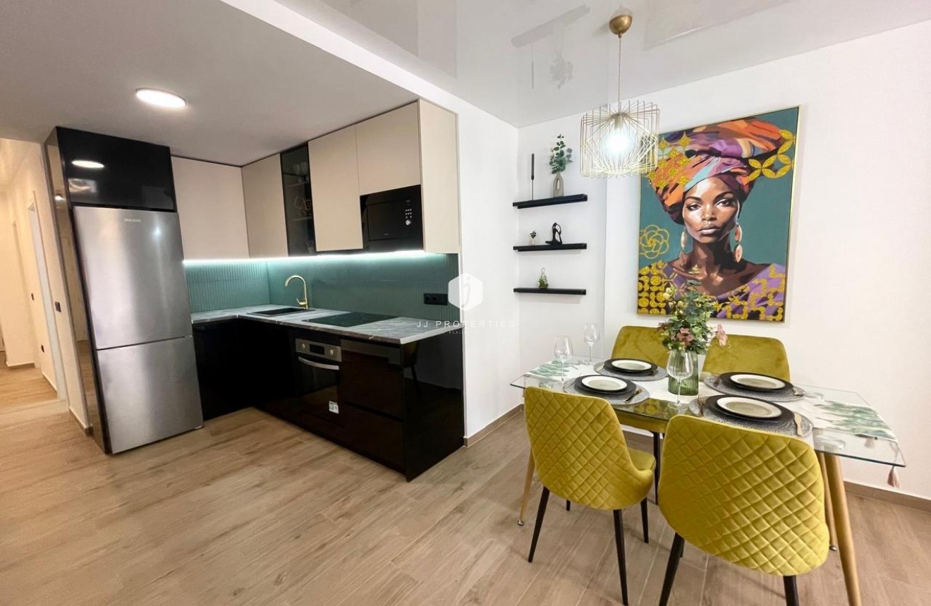 Tweedehands - Appartement / flat -
Torrevieja - Acequion