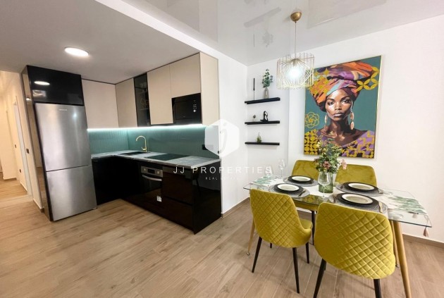 Tweedehands - Appartement / flat -
Torrevieja - Acequion