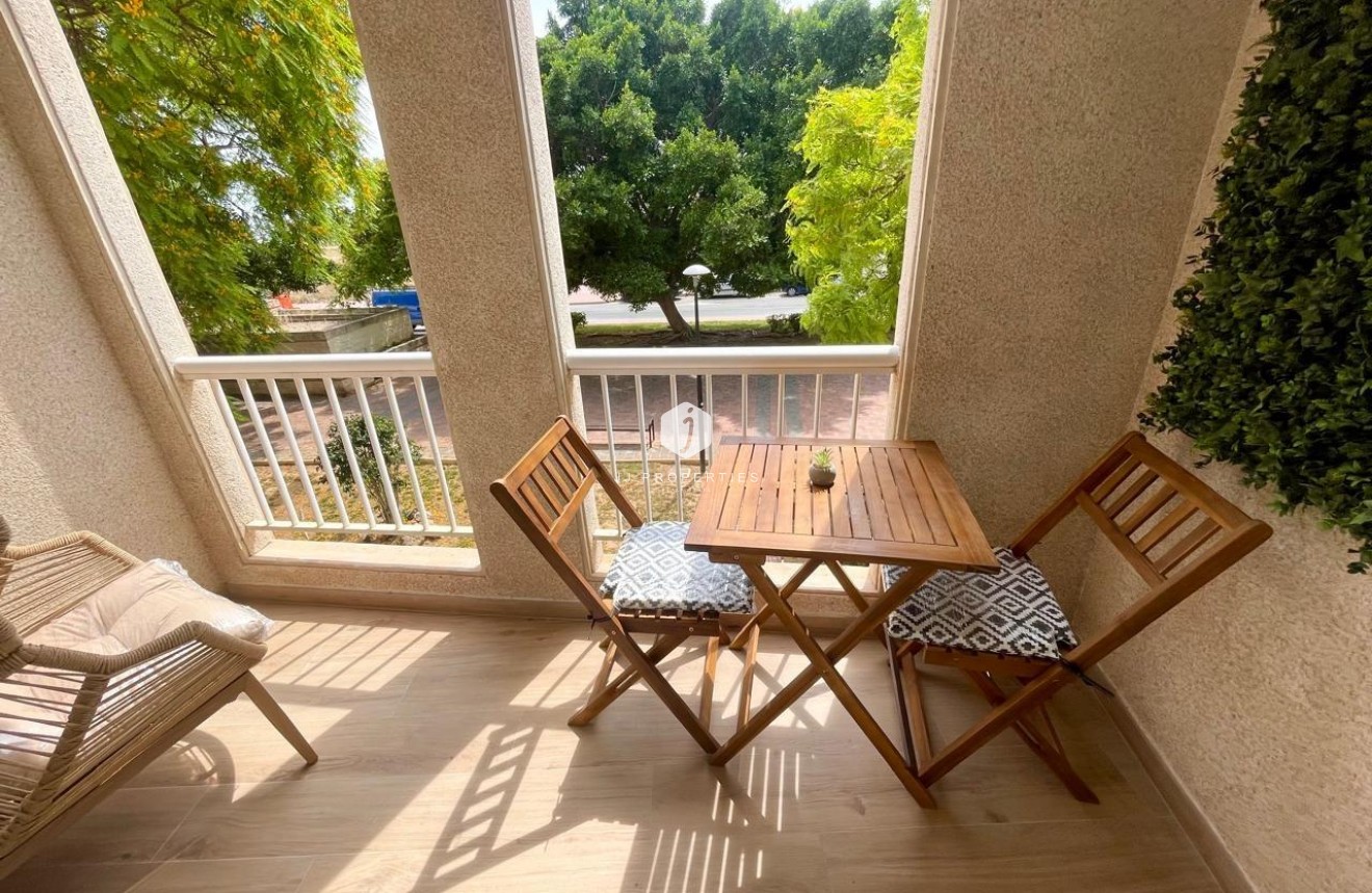 Tweedehands - Appartement / flat -
Torrevieja - Acequion