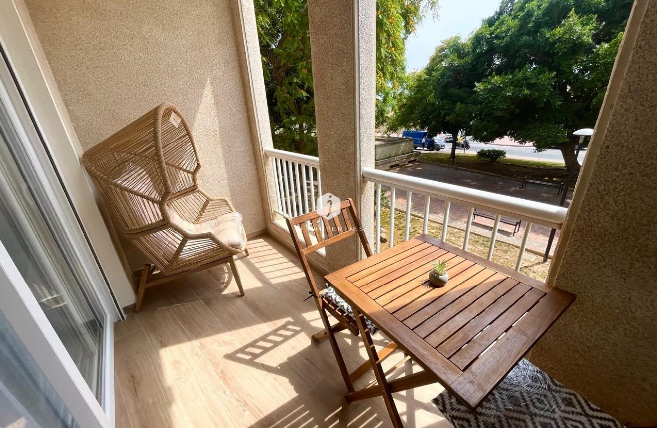 Tweedehands - Appartement / flat -
Torrevieja - Acequion