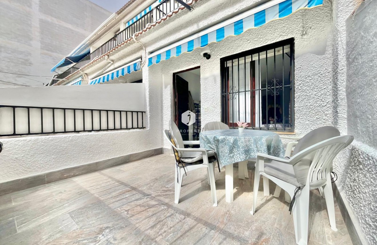 Tweedehands - Appartement / flat -
Torrevieja - Playa de los Locos