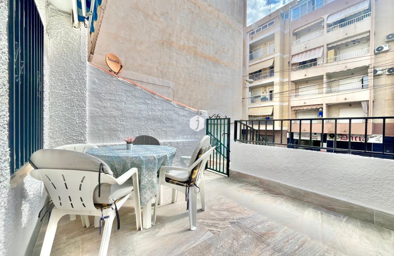 Tweedehands - Appartement / flat -
Torrevieja - Playa de los Locos