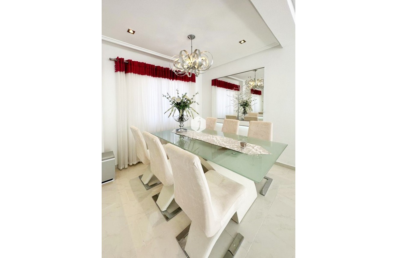 D'occasion - Villa -
San Miguel de Salinas - Inland