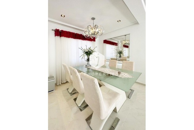 D'occasion - Villa -
San Miguel de Salinas - Inland