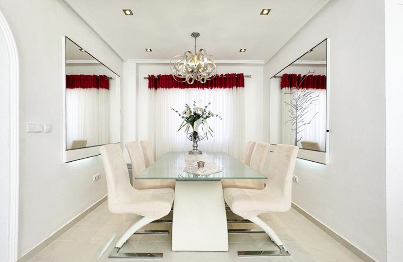 D'occasion - Villa -
San Miguel de Salinas - Inland