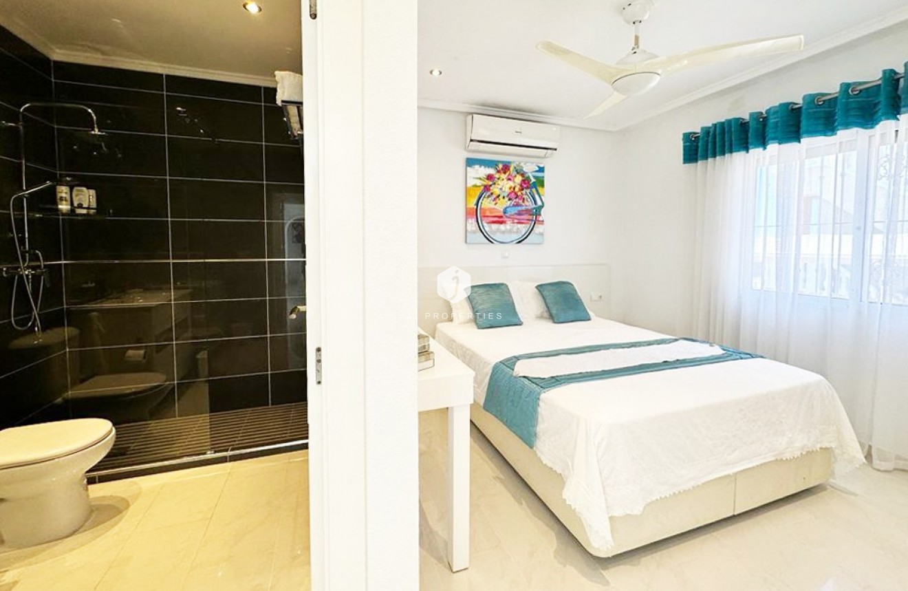 D'occasion - Villa -
San Miguel de Salinas - Inland
