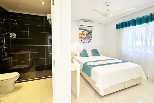 D'occasion - Villa -
San Miguel de Salinas - Inland