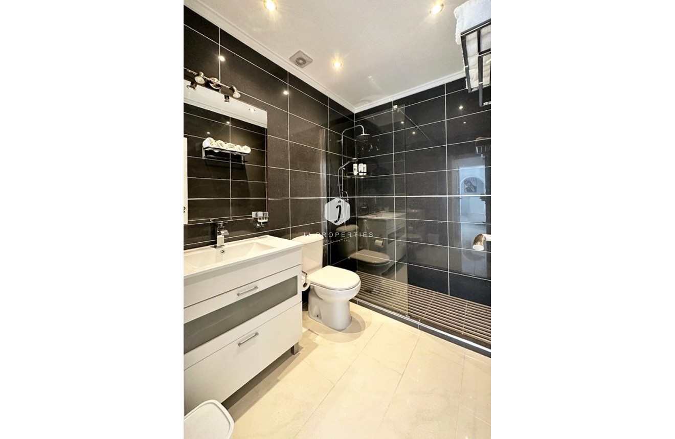 D'occasion - Villa -
San Miguel de Salinas - Inland