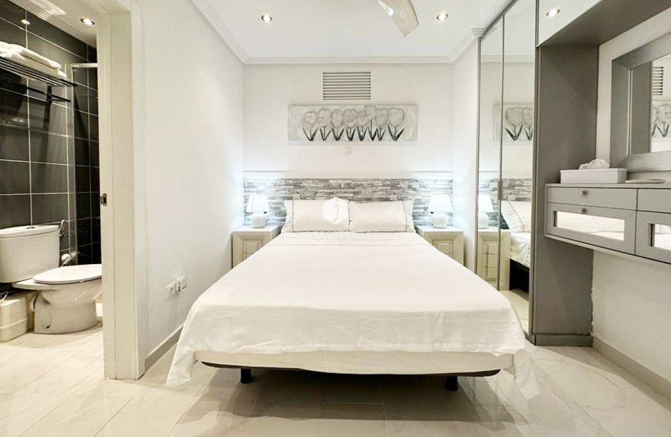 D'occasion - Villa -
San Miguel de Salinas - Inland
