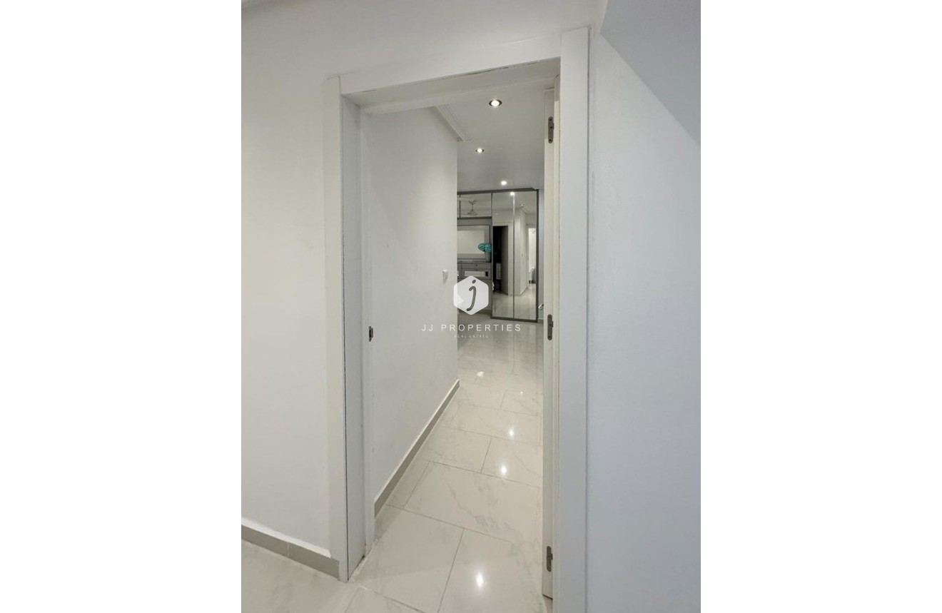 D'occasion - Villa -
San Miguel de Salinas - Inland