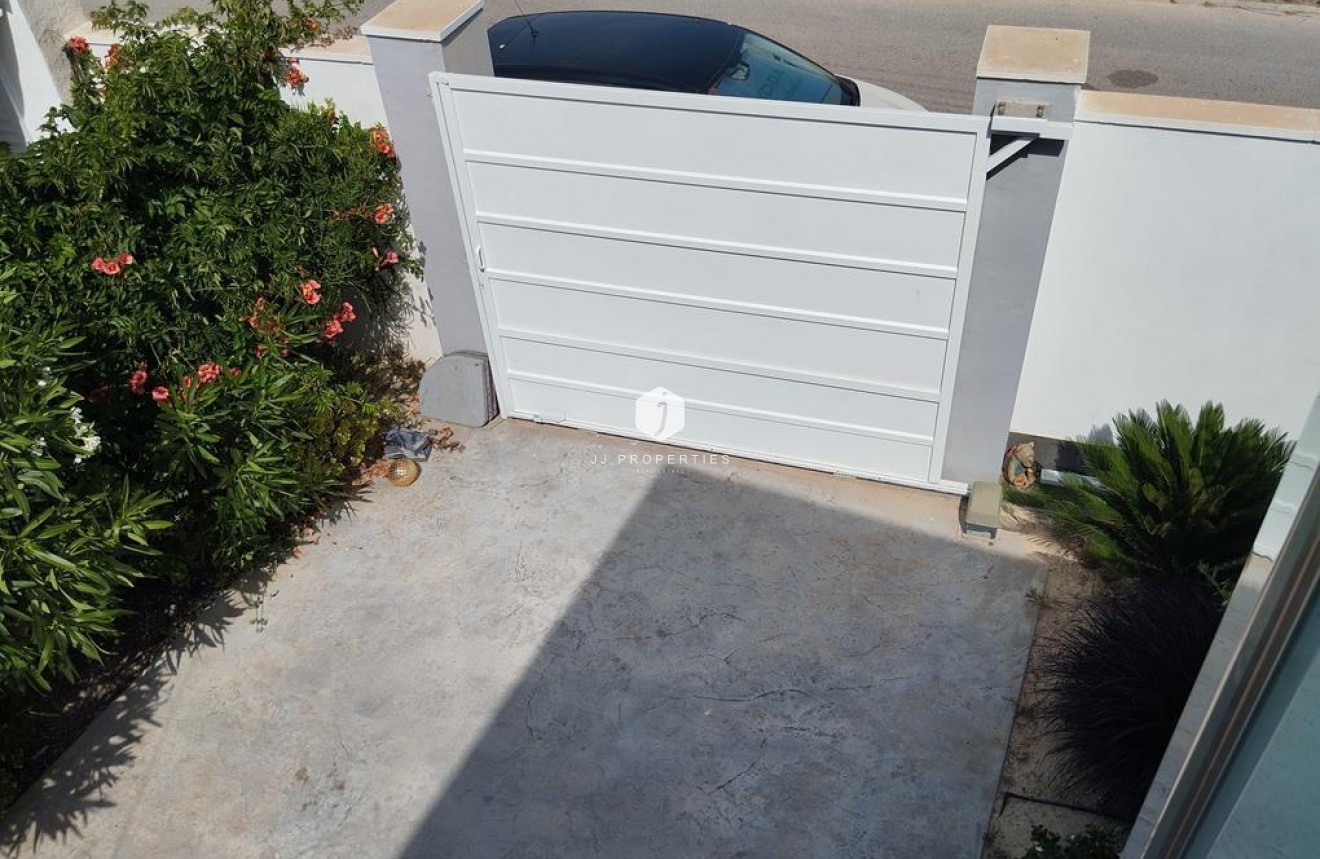 Aus zweiter Hand - Villa -
Torrevieja - Torreta Florida