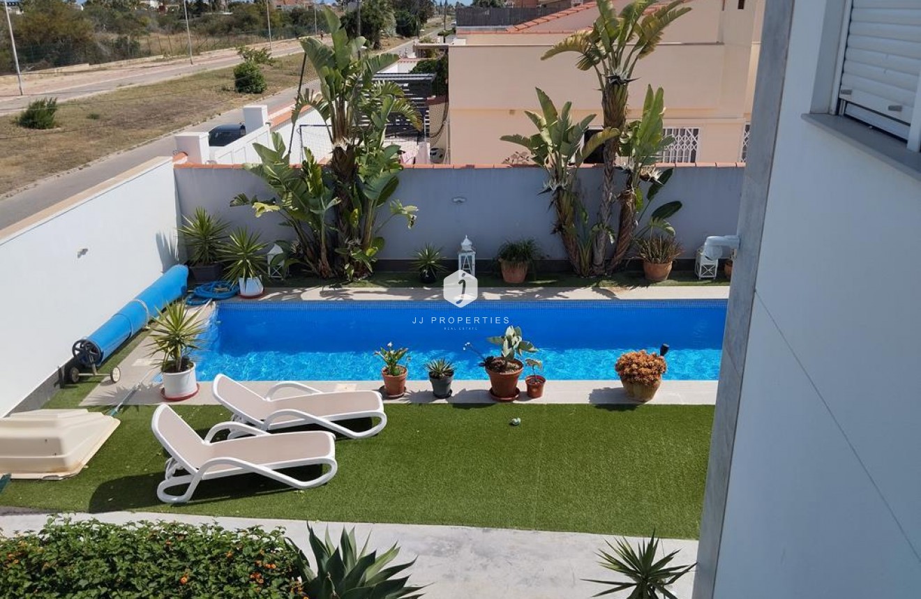 Aus zweiter Hand - Villa -
Torrevieja - Torreta Florida