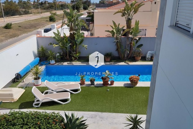 Aus zweiter Hand - Villa -
Torrevieja - Torreta Florida