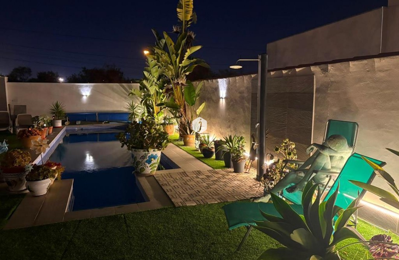 Aus zweiter Hand - Villa -
Torrevieja - Torreta Florida