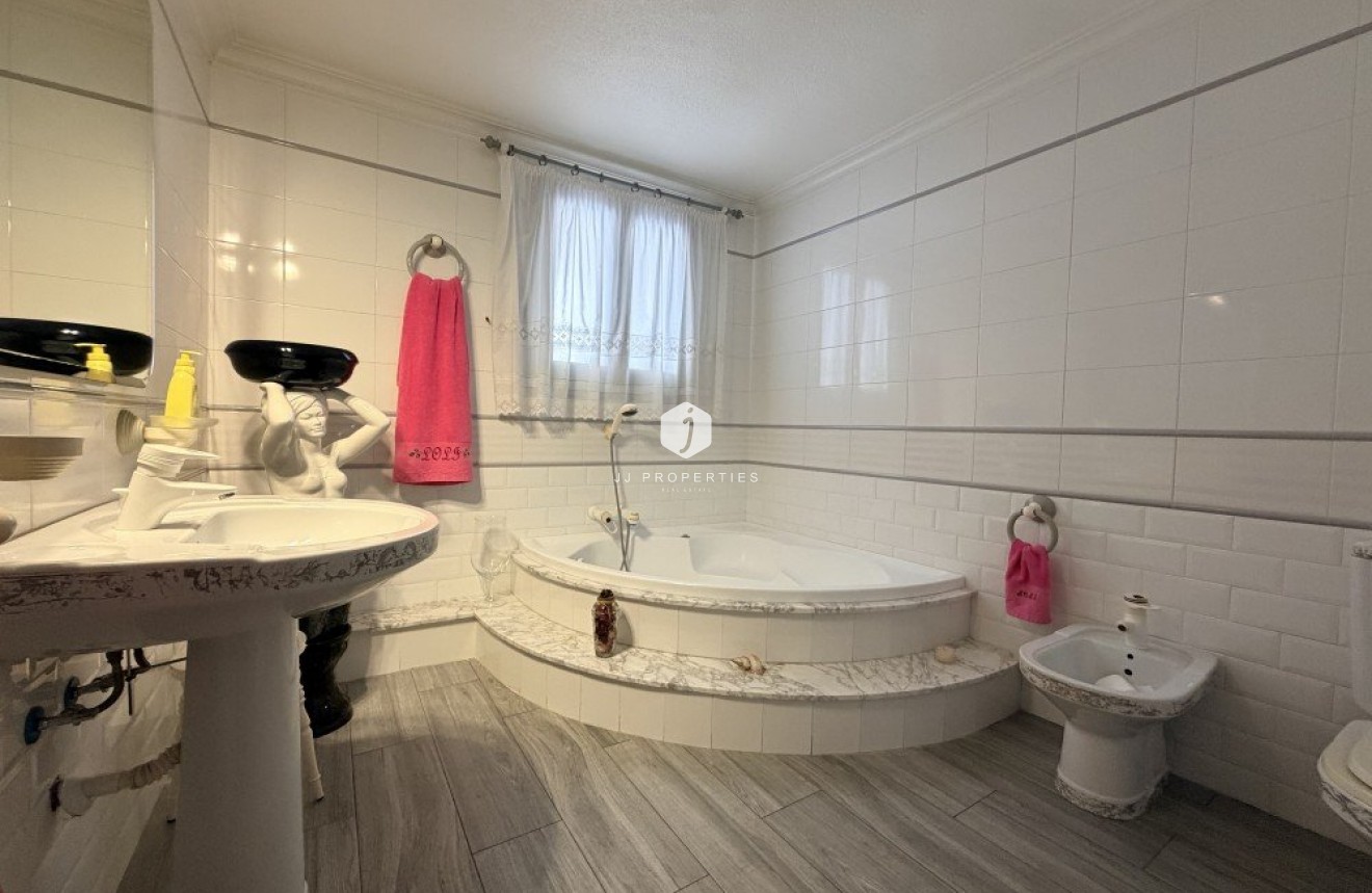 Resale - Chalet -
Formentera del Segura - Costa Blanca