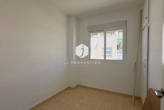 Resale - Apartment / flat -
Torrevieja - Centro