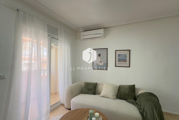 Resale - Apartment / flat -
Torrevieja - Centro