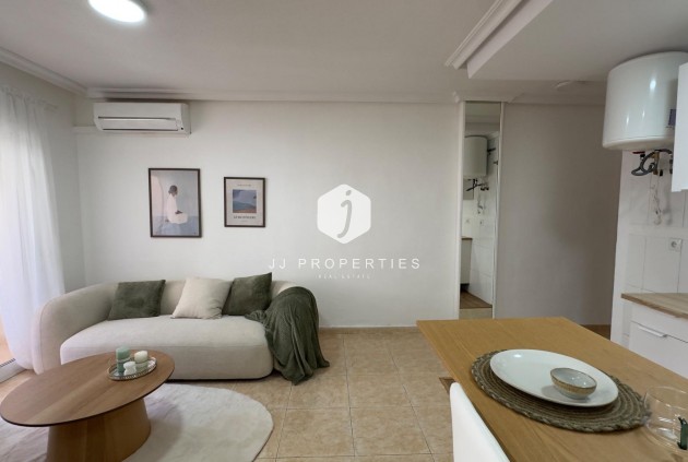 Resale - Apartment / flat -
Torrevieja - Centro