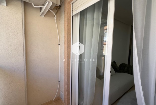 Resale - Apartment / flat -
Torrevieja - Centro