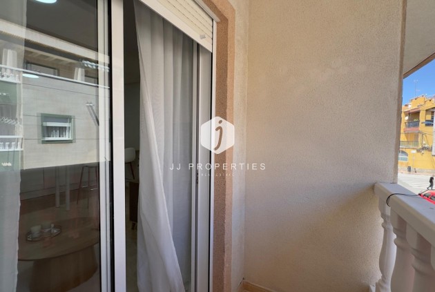 Resale - Apartment / flat -
Torrevieja - Centro