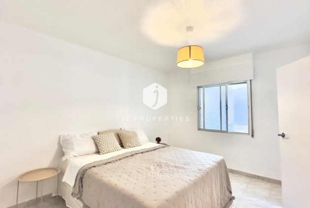Resale - Apartment / flat -
Torrevieja - Estacion de autobuses