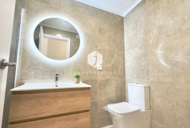 Resale - Apartment / flat -
Torrevieja - Estacion de autobuses