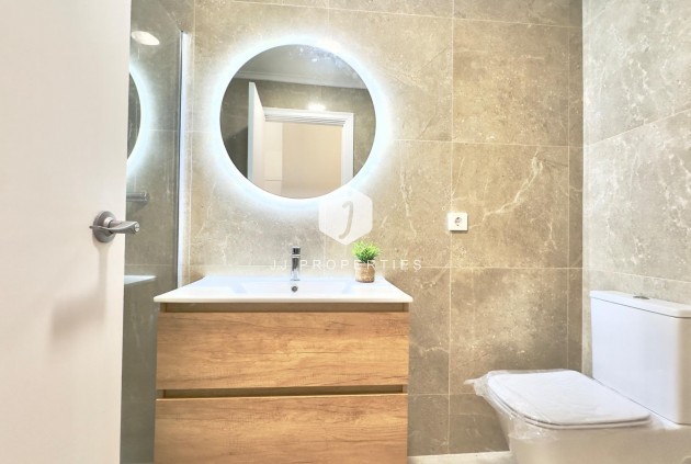 Resale - Apartment / flat -
Torrevieja - Estacion de autobuses