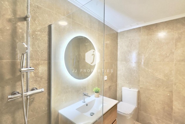 Resale - Apartment / flat -
Torrevieja - Estacion de autobuses