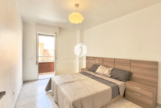 Resale - Apartment / flat -
Torrevieja - Estacion de autobuses