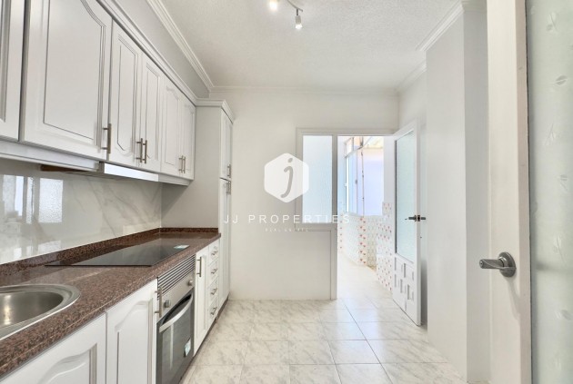 Resale - Apartment / flat -
Torrevieja - Estacion de autobuses