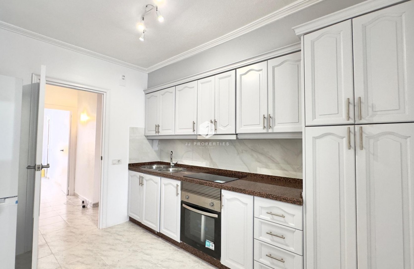 Resale - Apartment / flat -
Torrevieja - Estacion de autobuses