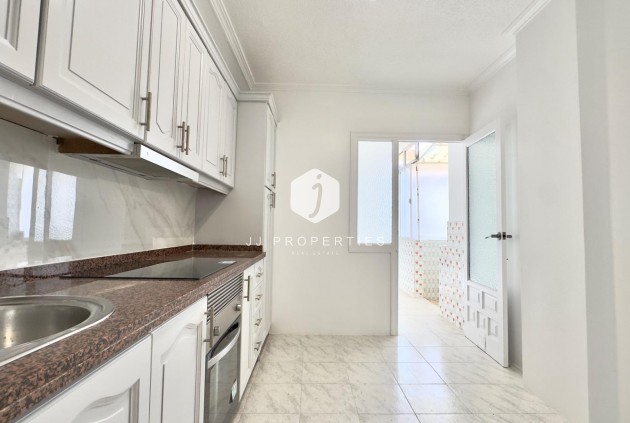 Resale - Apartment / flat -
Torrevieja - Estacion de autobuses