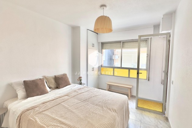 Resale - Apartment / flat -
Torrevieja - Estacion de autobuses