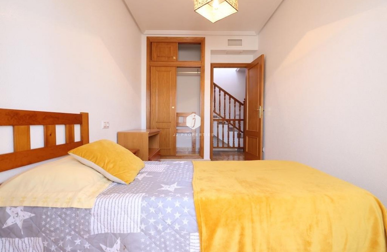 Resale - Duplex -
Orihuela Costa - Costa Blanca