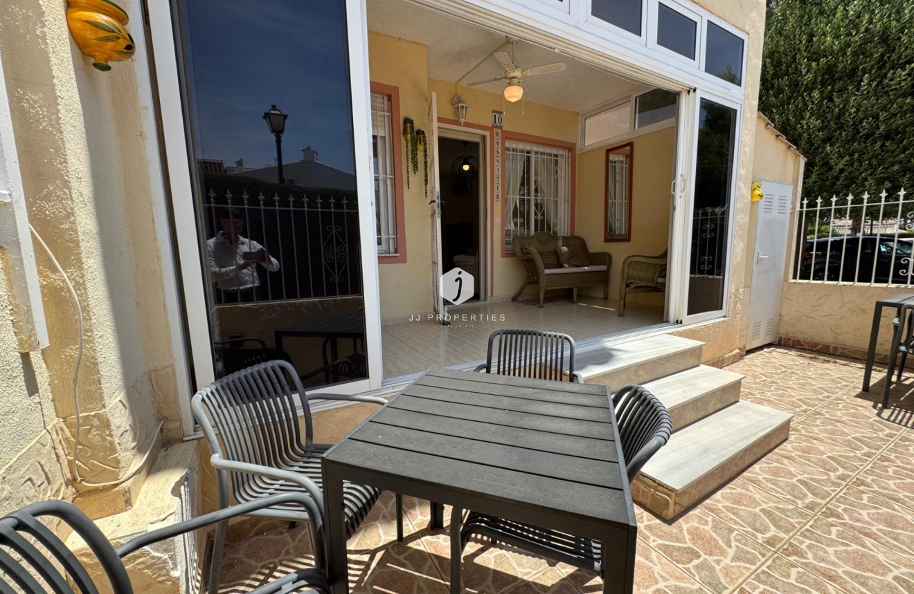 Tweedehands - Bungalow -
Torrevieja - La Siesta - El Salado - Torreta