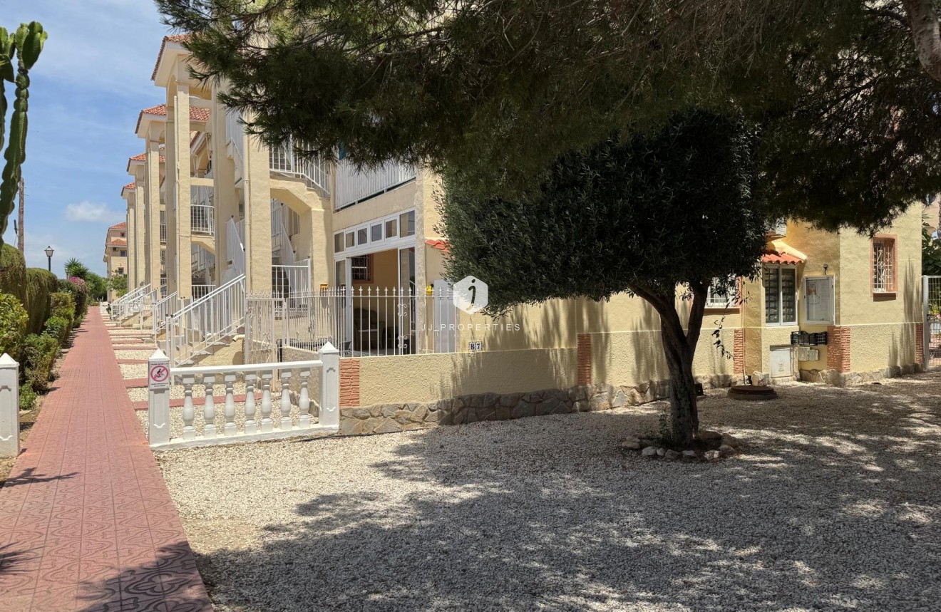Tweedehands - Bungalow -
Torrevieja - La Siesta - El Salado - Torreta