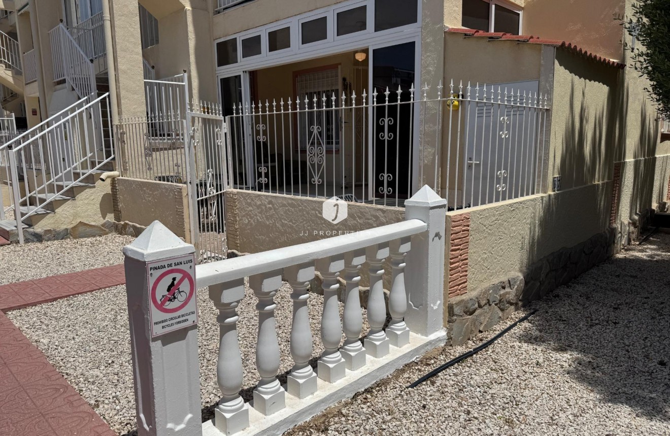 Tweedehands - Bungalow -
Torrevieja - La Siesta - El Salado - Torreta