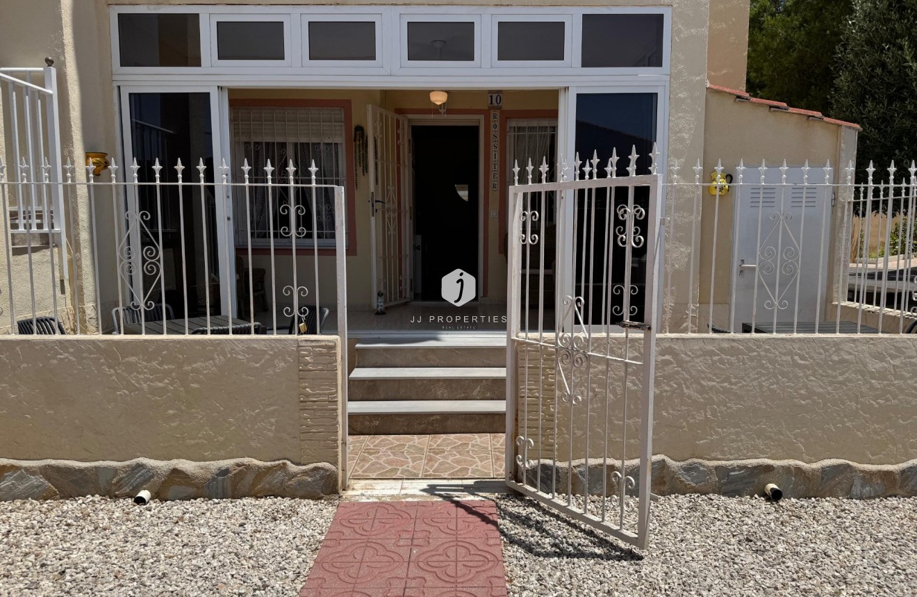 Tweedehands - Bungalow -
Torrevieja - La Siesta - El Salado - Torreta