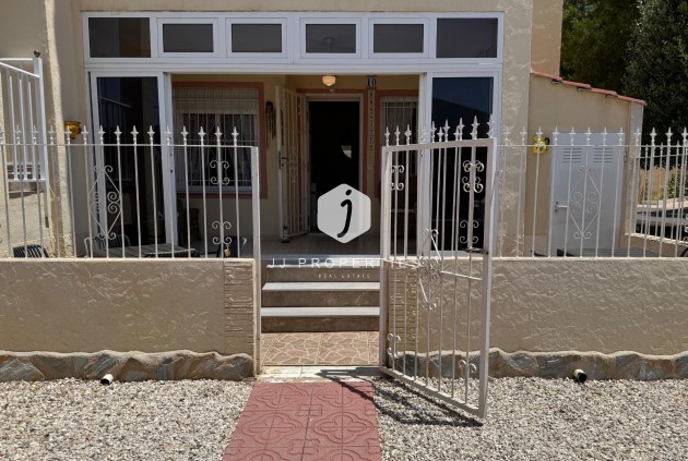 Tweedehands - Bungalow -
Torrevieja - La Siesta - El Salado - Torreta