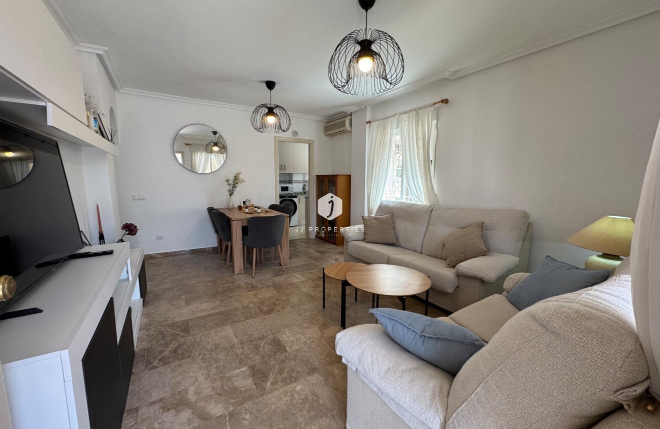 Tweedehands - Bungalow -
Torrevieja - La Siesta - El Salado - Torreta