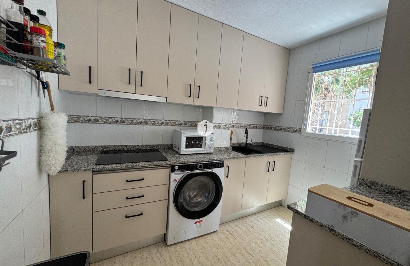 Tweedehands - Bungalow -
Torrevieja - La Siesta - El Salado - Torreta
