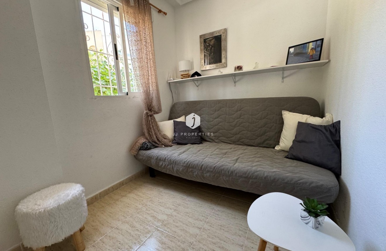 Tweedehands - Bungalow -
Torrevieja - La Siesta - El Salado - Torreta