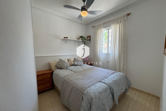 Tweedehands - Bungalow -
Torrevieja - La Siesta - El Salado - Torreta