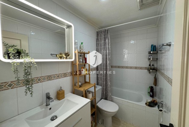 Tweedehands - Bungalow -
Torrevieja - La Siesta - El Salado - Torreta