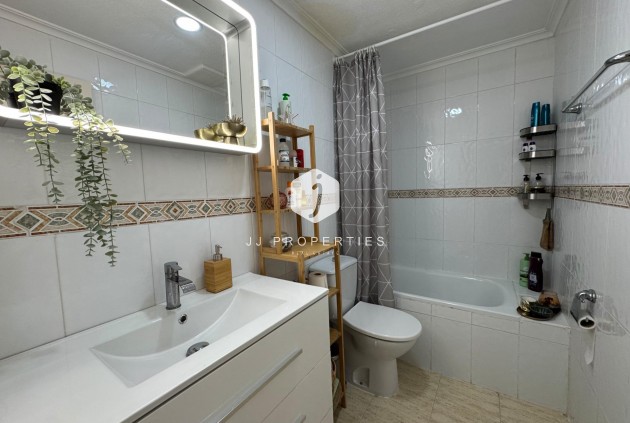 Tweedehands - Bungalow -
Torrevieja - La Siesta - El Salado - Torreta