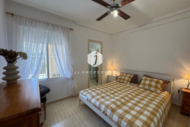 Tweedehands - Bungalow -
Torrevieja - La Siesta - El Salado - Torreta