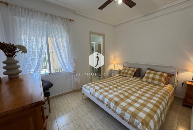 Tweedehands - Bungalow -
Torrevieja - La Siesta - El Salado - Torreta